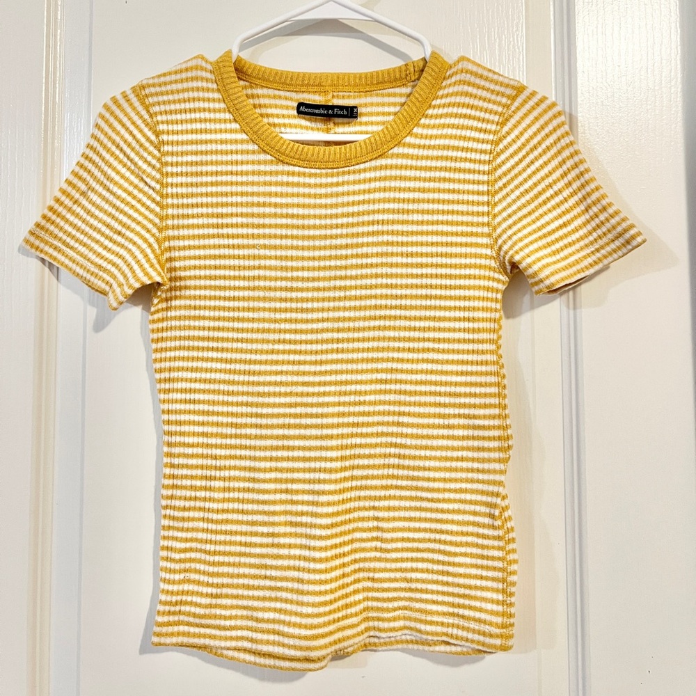 Abercrombie & Fitch yellow top - like new!